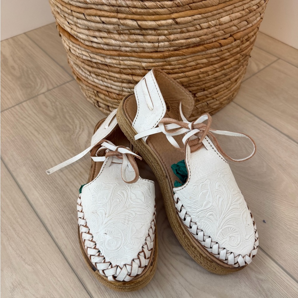 White Tooled Leather Women's Shoes